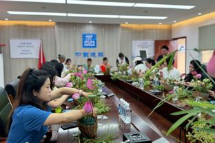 易建联寄语年轻球员：首先要确定自己的目标 然后去付出努力